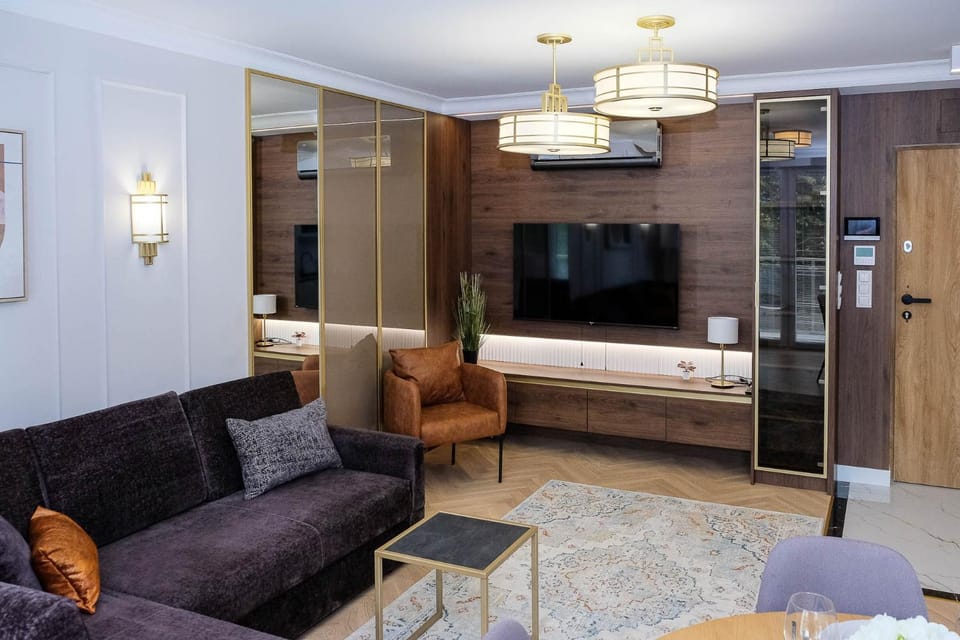 TV and multimedia, Kitchen or kitchenette, Living room, Seating area, Evening entertainment
