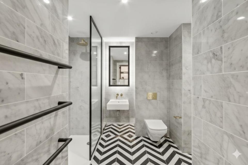 Large Studio Balcony Spa Gym Pool Sauna Roof Bar Apartment in London