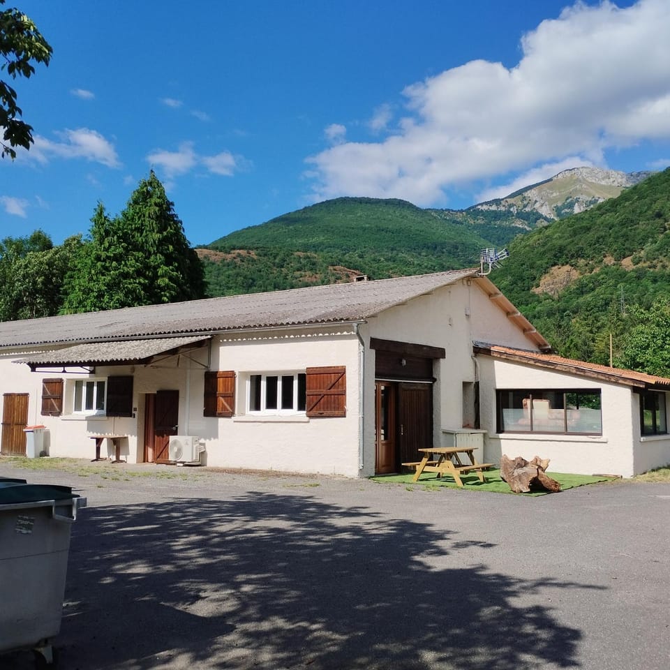 Property building, Day, Natural landscape, Mountain view