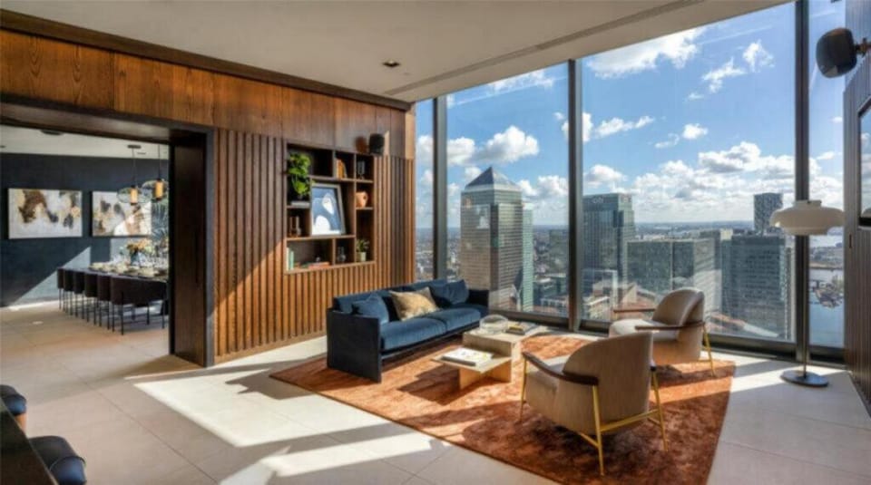 3 Bedrm Luxury Serviced Apartment in Canary Wharf Apartment in London