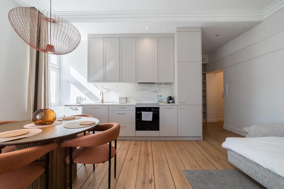 Kitchen or kitchenette, Dining area, oven, stove, toaster