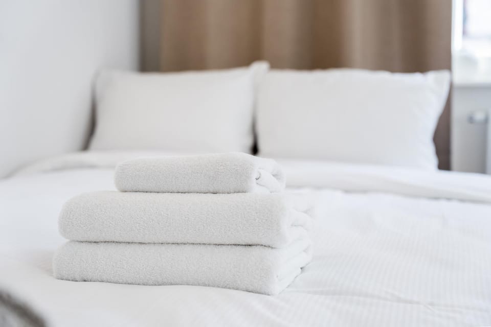 Bed, Photo of the whole room, Bedroom, towels