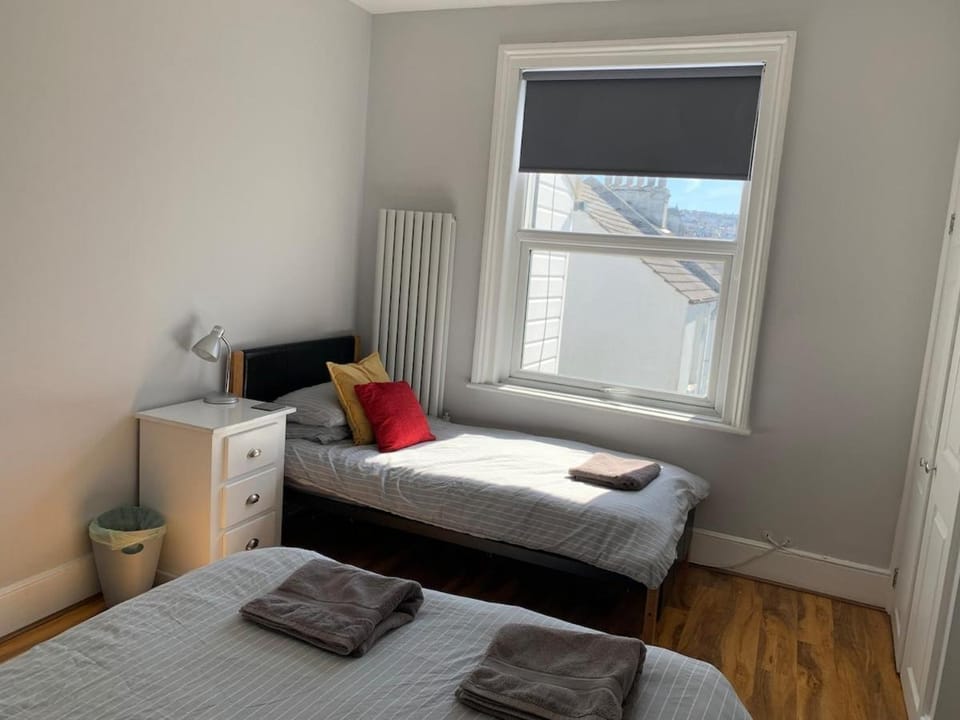 Large Central Delightful Townhouse with Garden House in Brighton