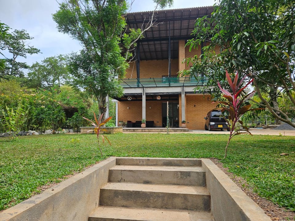 S & P VILLA - Dunagaha Vacation rental in Western Province