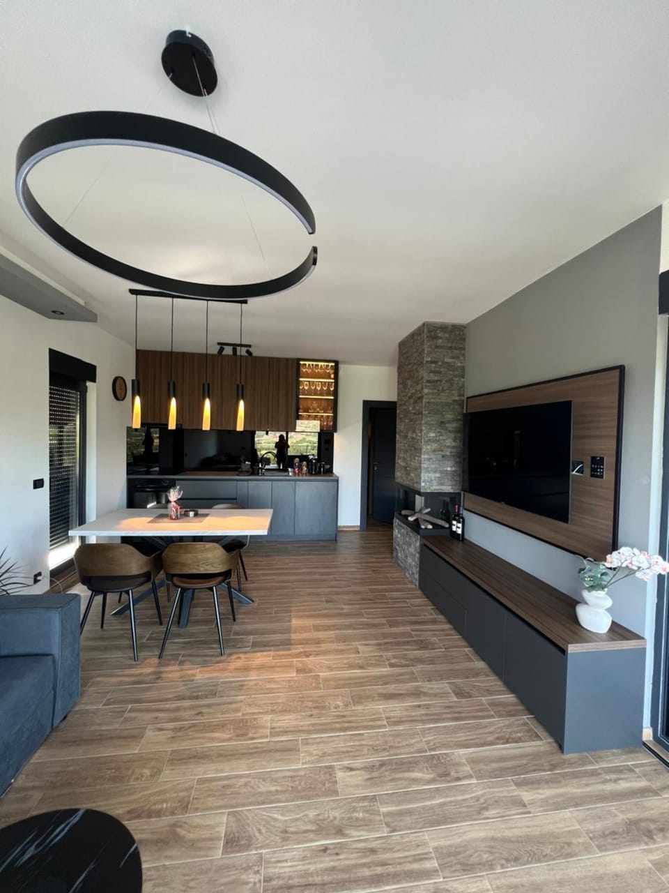 Kitchen or kitchenette, Living room