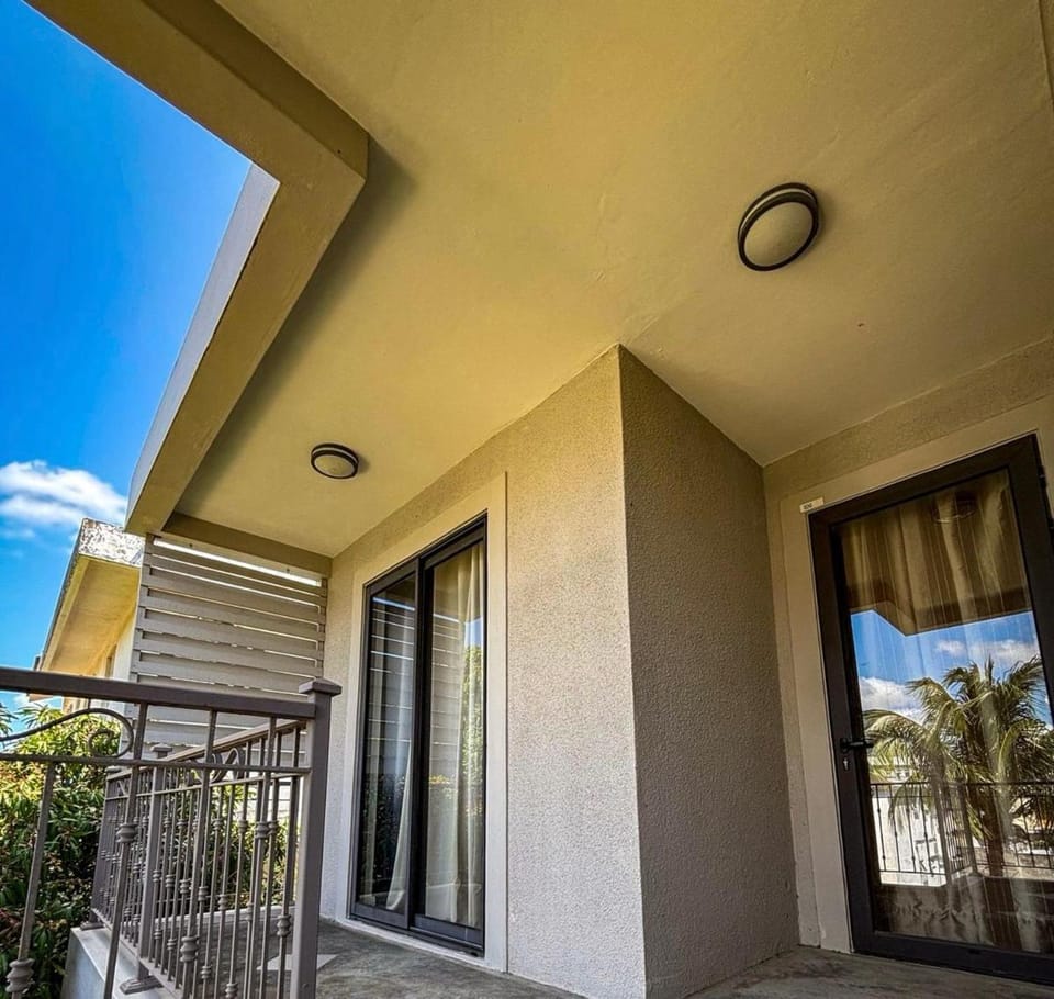 Property building, Balcony/Terrace