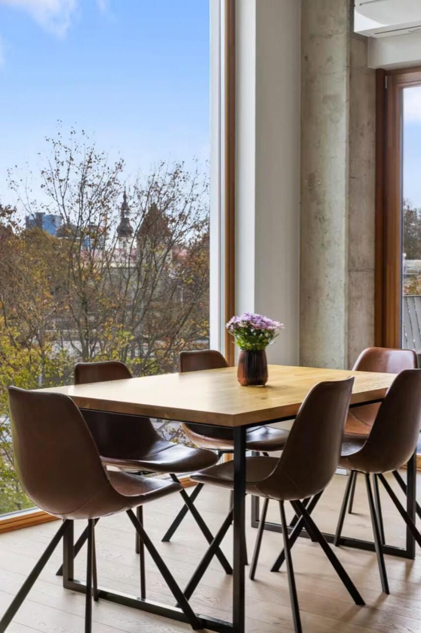 Luxury Penthouse in Best Area, Balcony & Parking Apartment in Tallinn