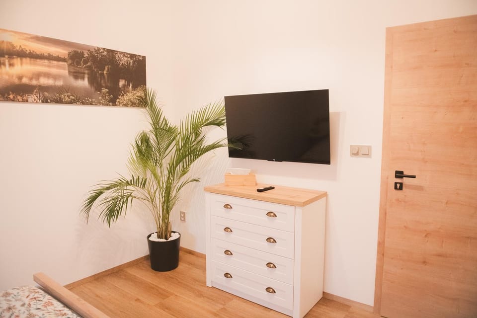 TV and multimedia, Bedroom