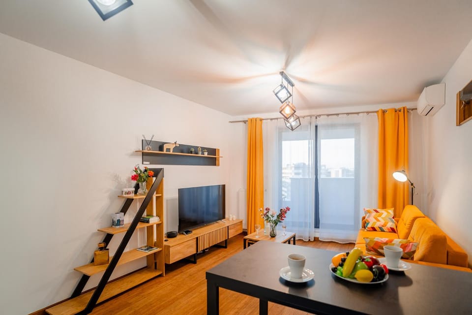 Communal lounge/ TV room, TV and multimedia, Living room, Seating area