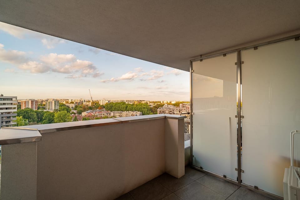 View (from property/room), Balcony/Terrace, City view