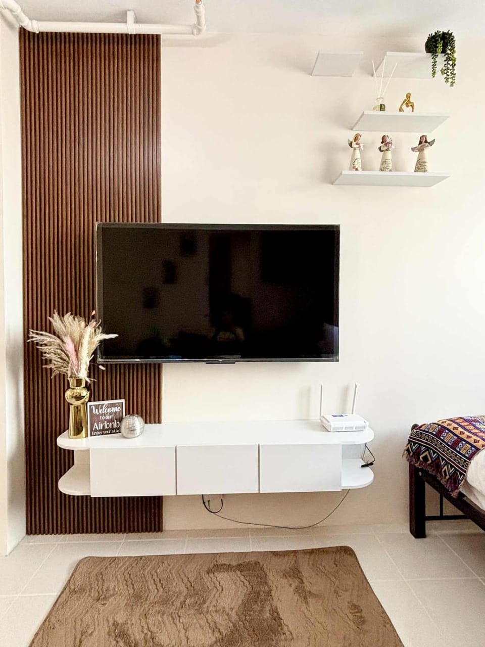 TV and multimedia, Living room, Evening entertainment