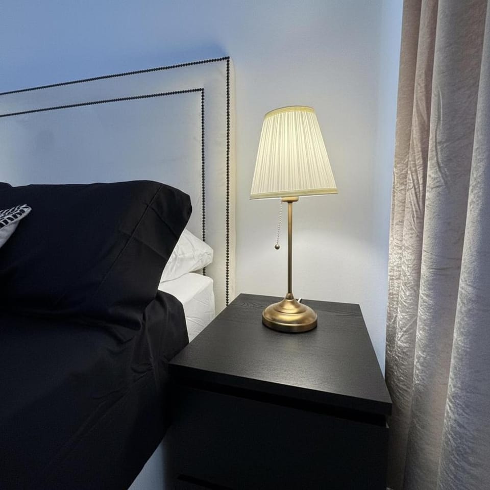 VV - ET Large Stylish Studio In Centre With Pool Apartment in Gibraltar