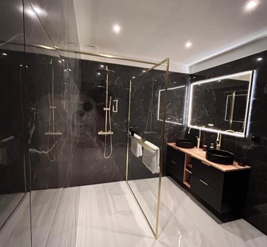 Shower, Bathroom