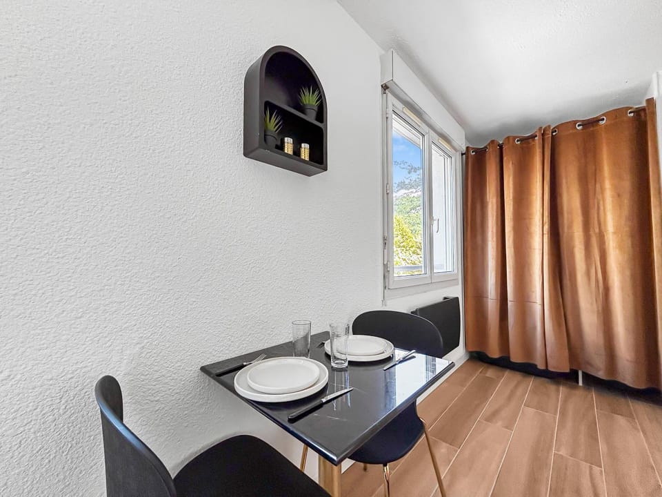 Studio neuf et lumineux proche gare & centre Apartment in Grenoble