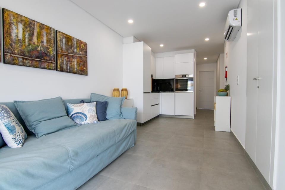 TV and multimedia, Kitchen or kitchenette, Living room, oven, stove, air conditioner