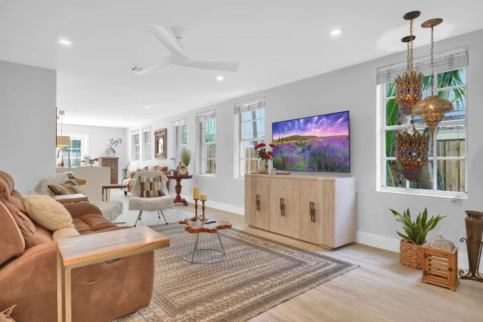 Home Away From Home in Coconut Grove House in Coconut Grove