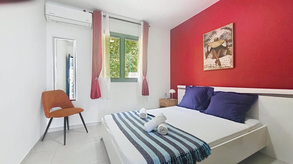 Bedroom, air conditioner