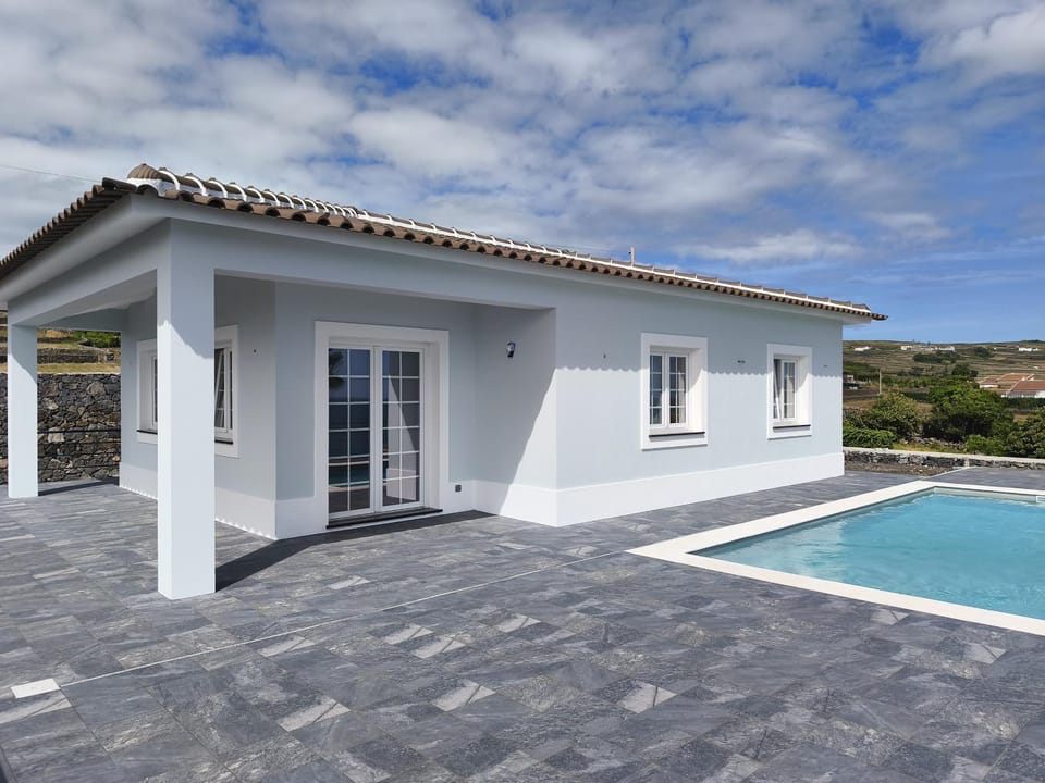 Property building, Balcony/Terrace