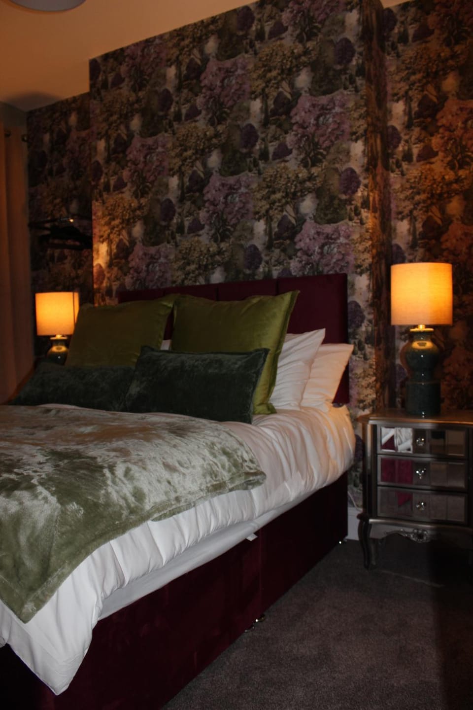 Blackburn Retreat Hot Tub Couples Retreat Apartment in Bridlington