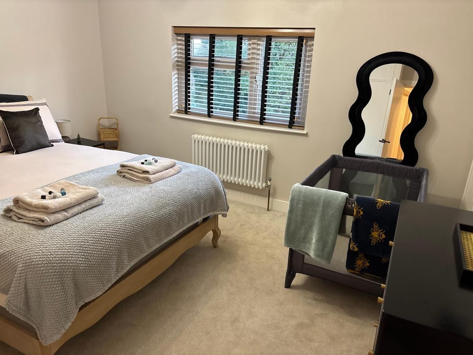 Close to QA hospital, Portsmouth Naval Cottage with incredible views House in Portsmouth