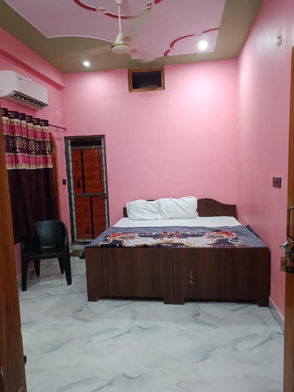 Chandrika Palace Agnikund Near Ayodhya Dham junction UTTAR PRADESH Vacation rental in Uttar Pradesh