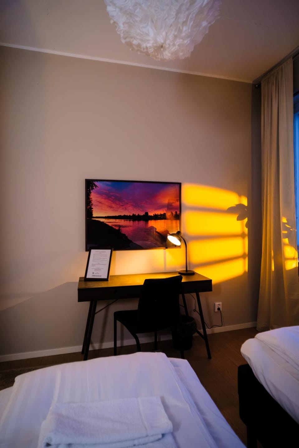 Photo of the whole room, Bedroom