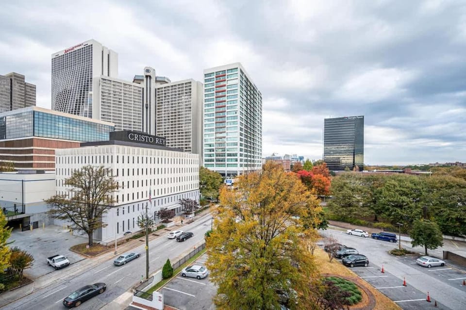 City view, Street view, Location