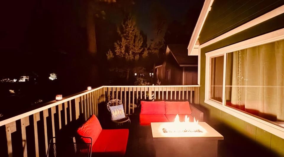 The Wildflower Cottage with AC Firepit with BBQ! House in Southern California