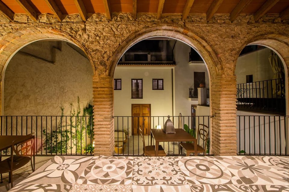 Patio, BBQ facilities, Balcony/Terrace