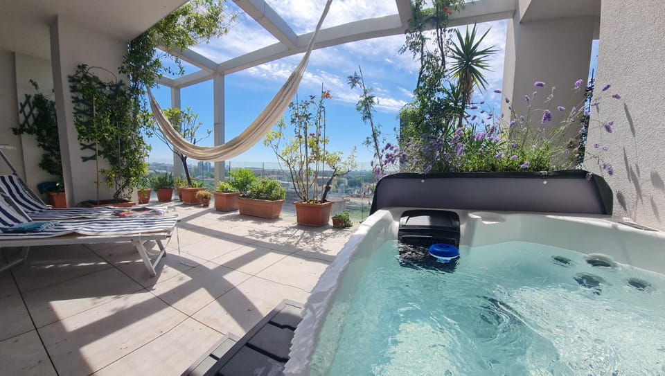 Hot Tub, Balcony/Terrace, Spa and wellness centre/facilities