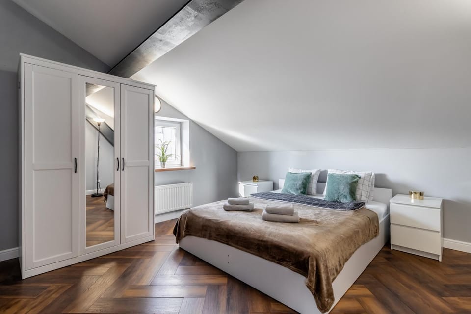 Bed, Photo of the whole room, Bedroom, wardrobe