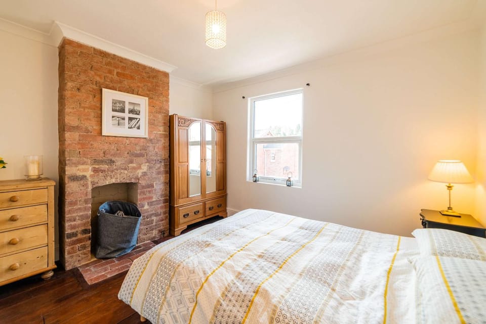 Cosy Character Home - 2 Beds in Malvern Apartment in Malvern Hills District