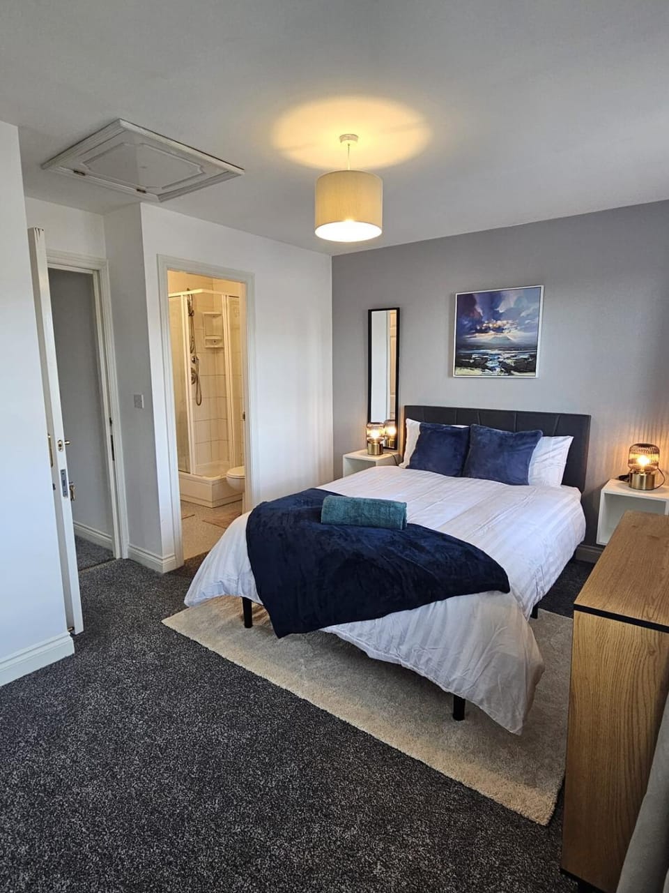 Bed, Photo of the whole room, Bedroom, wardrobe