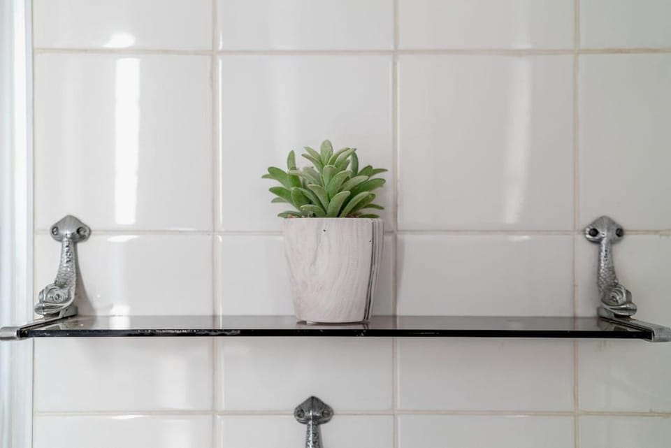 Convenient City Flat By Golden Service Accommodation Relocators Accommodation Wanstead Apartment in London