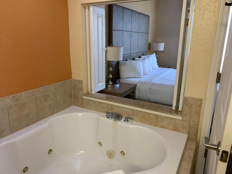Near Orlando Convention center and all Park's Apartment in Orlando
