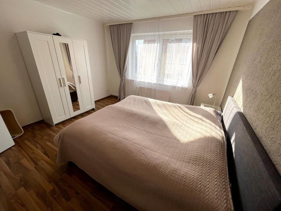 Bed, Bedroom, wardrobe
