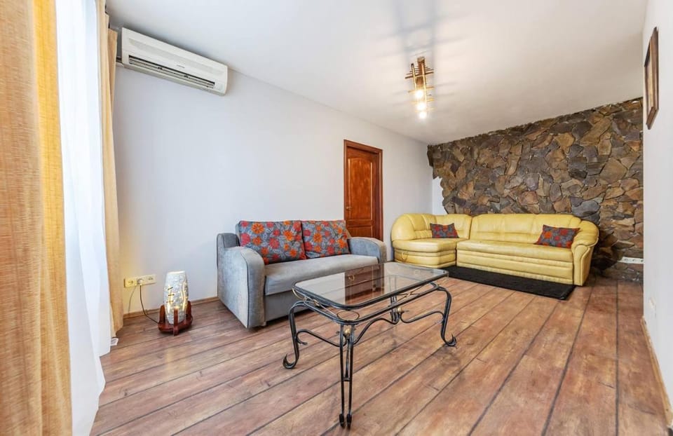 Apartment by the Dnipro Riverfront in Historic Podil Apartment in Kiev City - Kyiv