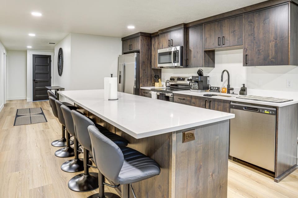 Pool Table & Putting Green! Scenic Ogden Escape Apartment in Utah