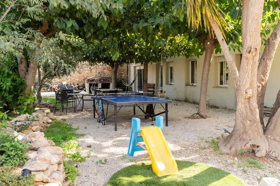 Patio, Table tennis