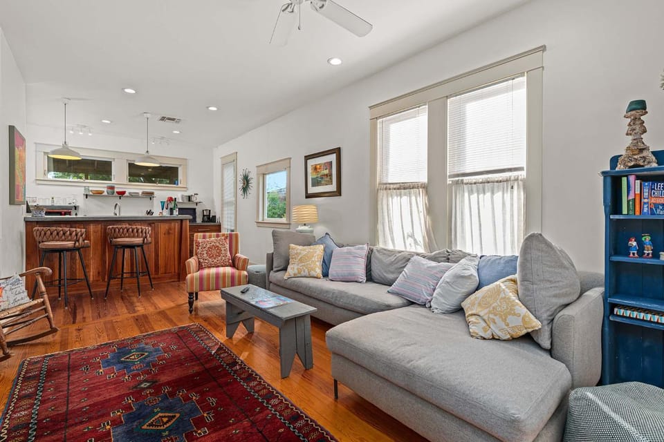 Bauern Haus - Game Room Fire Pit & More House in Fredericksburg