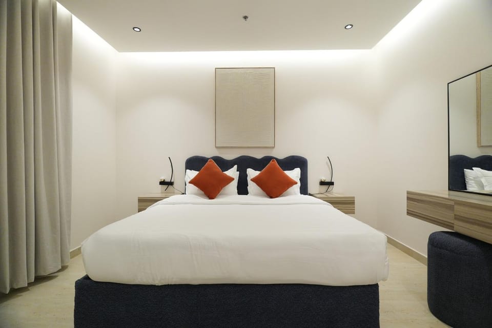 Photo of the whole room, Bedroom