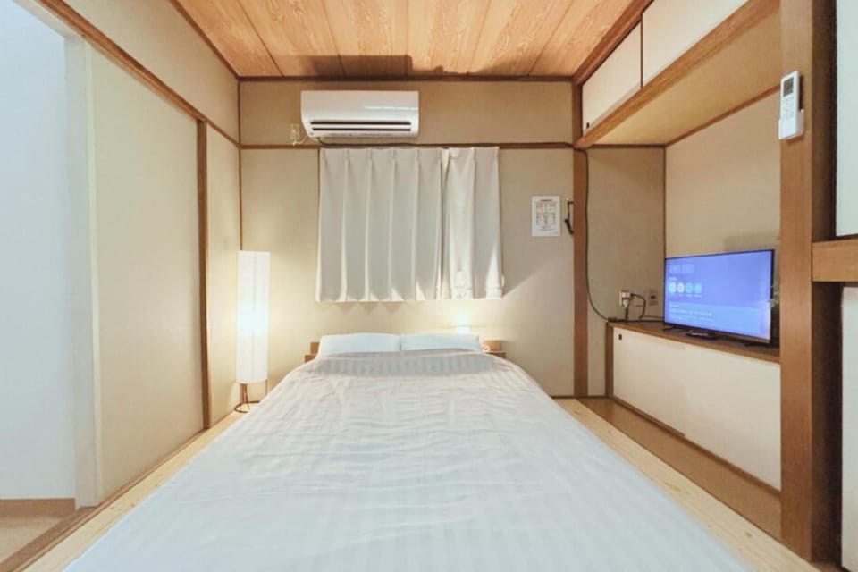 TV and multimedia, Bedroom, air conditioner