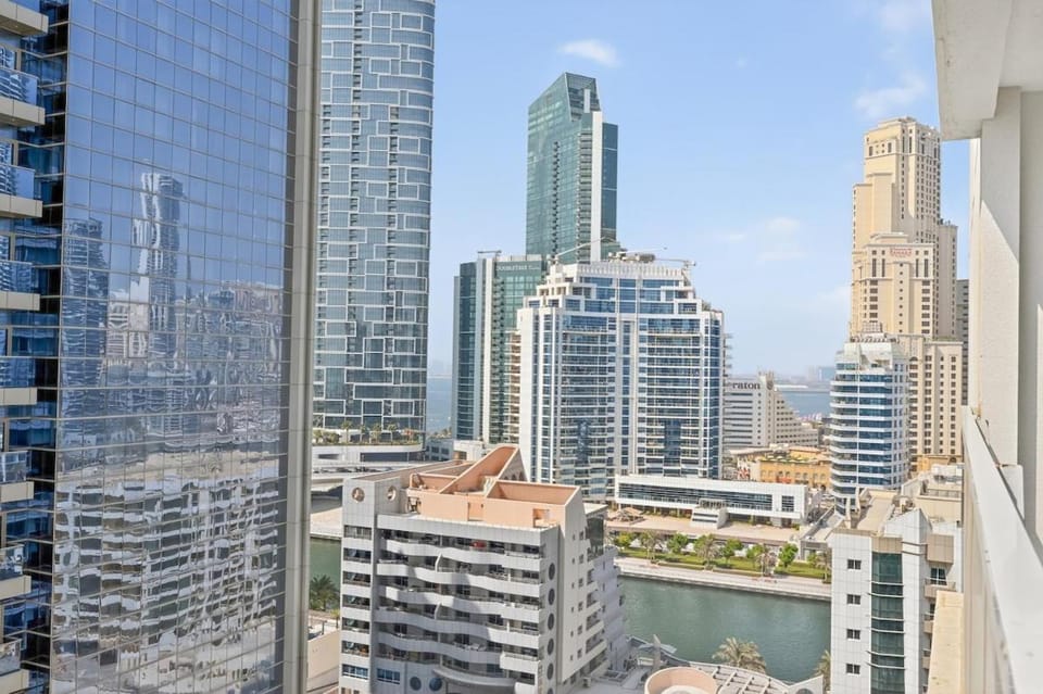 Dubai Marina Living 1BR near JBR Apartment in Dubai