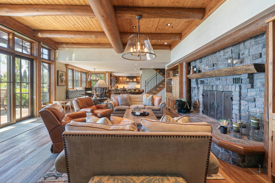 Beyond the Blue Lakefront Escape by Tahoe Getaways - Pet-Friendly 6BR with Pier, Buoy & Hot Tub House in Lake Tahoe
