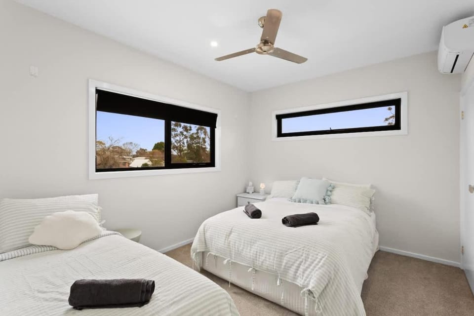 Townhouse Close to Shops and Beach House in Cowes