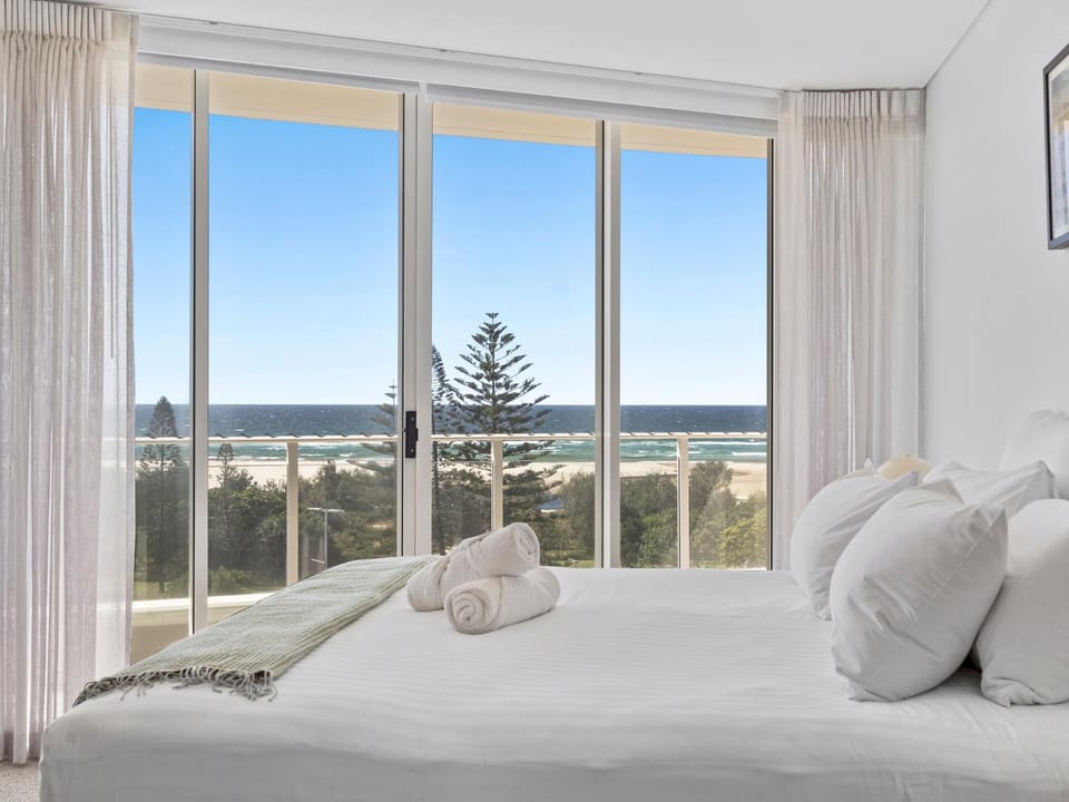 Bed, Bedroom, Sea view, towels