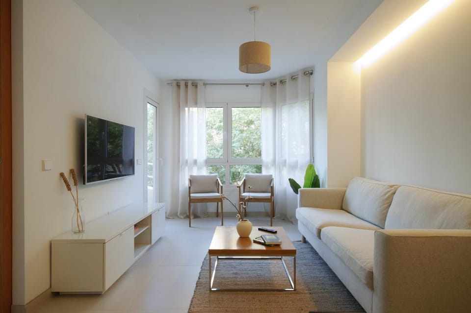 Communal lounge/ TV room, TV and multimedia, Living room, Seating area