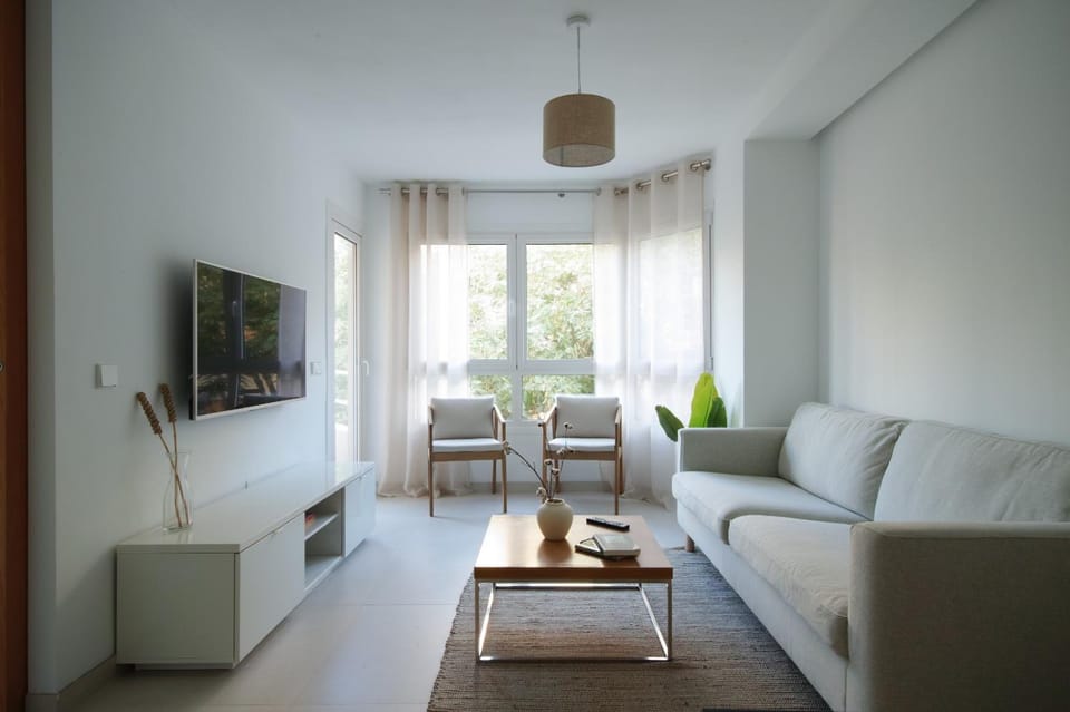 Communal lounge/ TV room, TV and multimedia, Living room, Seating area
