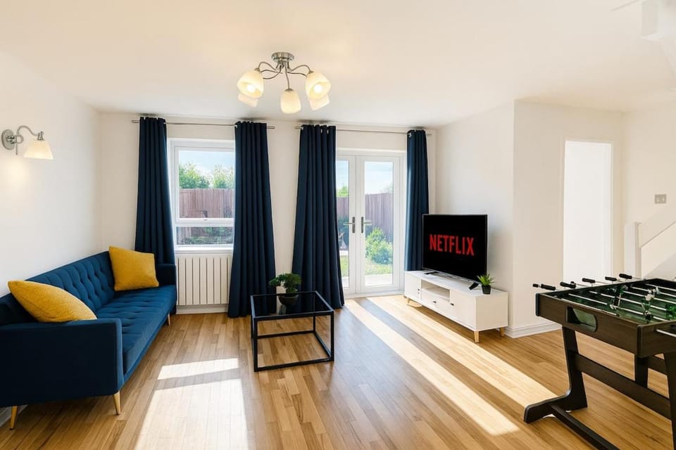 Game Room, Living room, Photo of the whole room, Seating area