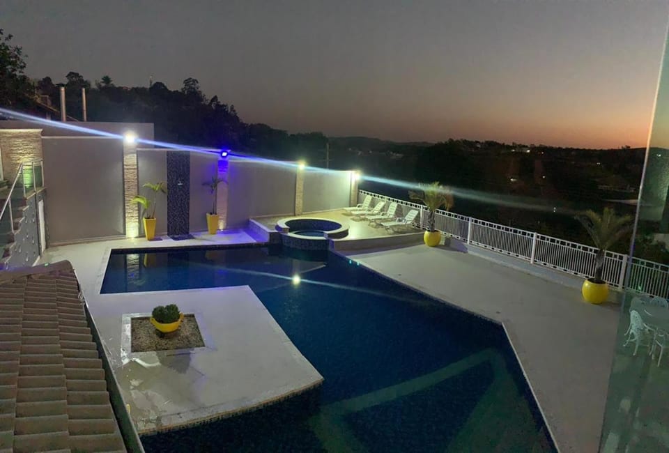 Chácara em condomínio Igarata -SP- vista para represa piscina hidromassagem House in Sao Jose dos Campos